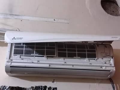 Almost brand new condition 1.5 ton DC inverter Mitsubishi