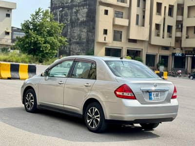 Army officer used car Nissan tiida