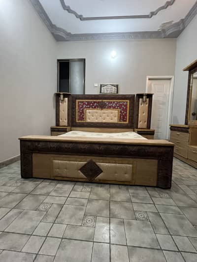 King Size Bedroom Set Master Foam Mattress WhatsApp 03215984936