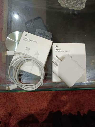 Iphone usb-c 20w power adapter and usb-c to lightning cable [1nm] both