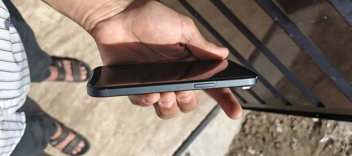 iPhone 15 2