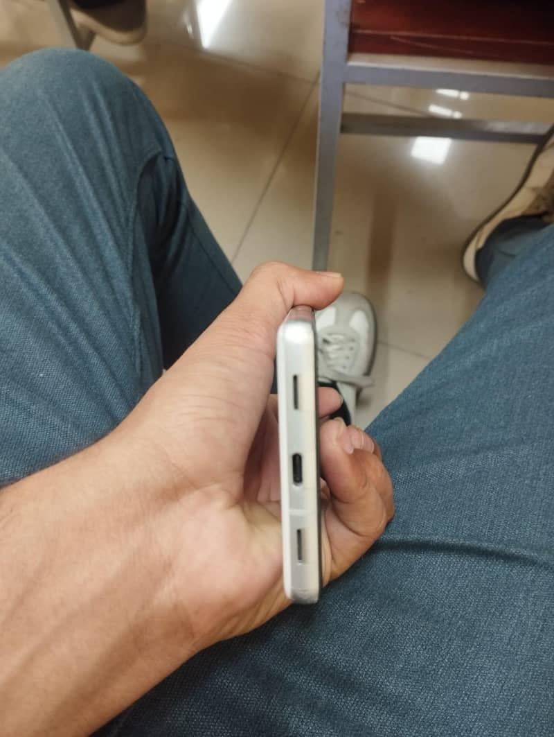 Google Pixel 7A 4