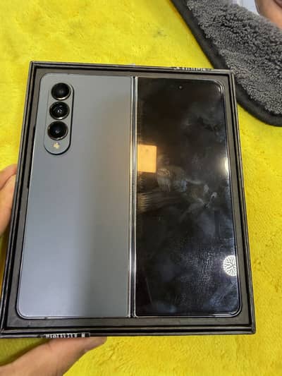Z FOLD 4 12 512GB official PTA