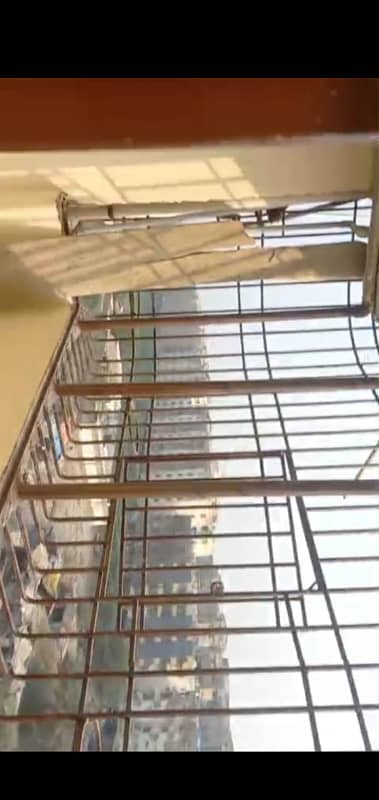 (2 BED DD) RENOVATED FLAT FOR SALE FULL CROSS VANTILATION OPEN VIEW 6TH FLOOR WITH LIFT IN MUNIR BRIDGE VIEW ONLY 65 LACS 1000 SQUARE FEET RENTAL INCOME 30000