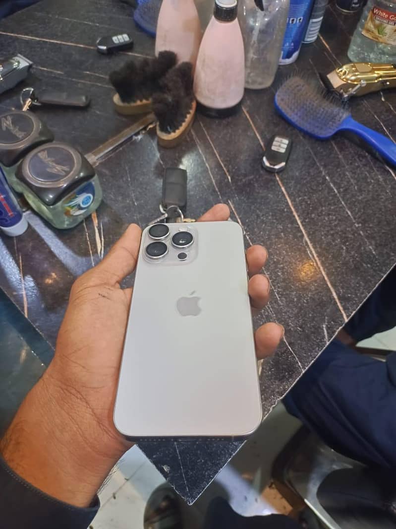 iPhone 15 pro max 5