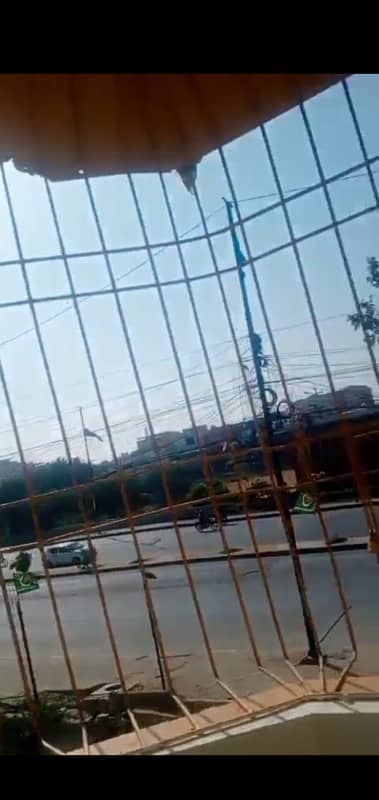 FLAT FOR RENT PRIME LOCATION IN JOHAR KARACHI 2 Bed Lounge Flat Available Munir Bridge View, Johar, Karachi West Open & Corner Flat Full Hawadaar Environment Main Road Facing Easy Access & Best Location