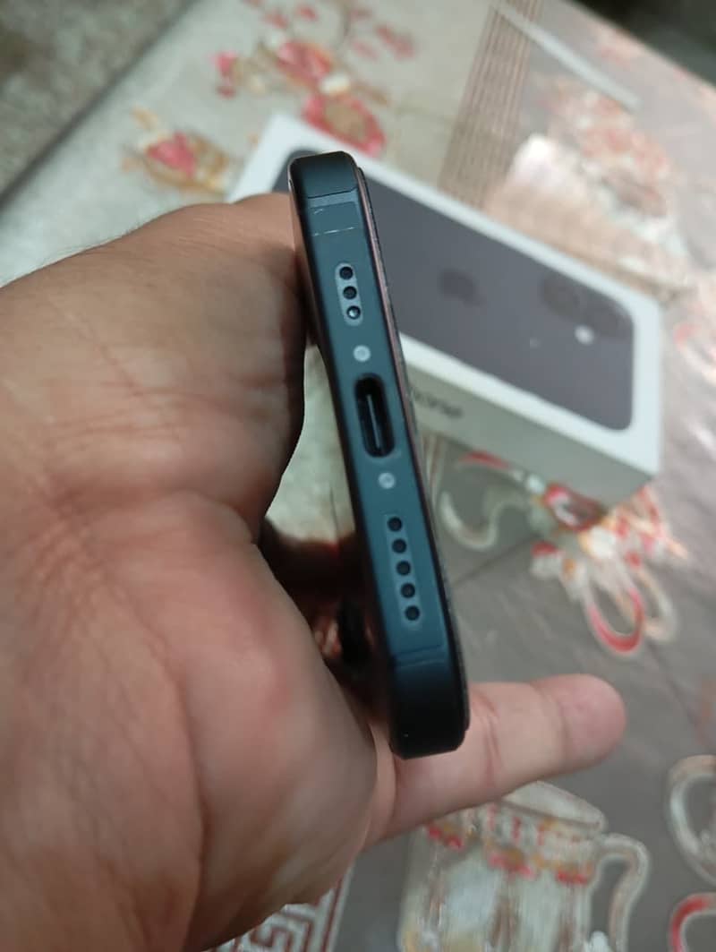 iPhone 16 3