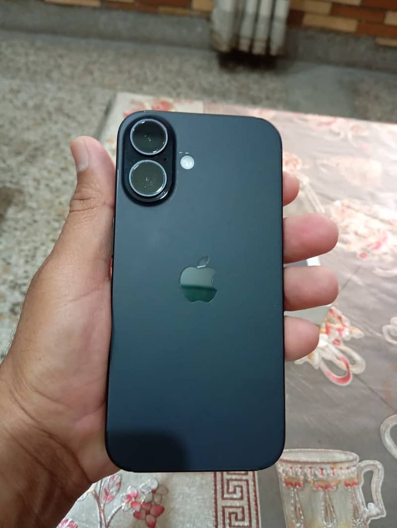 iPhone 16 5