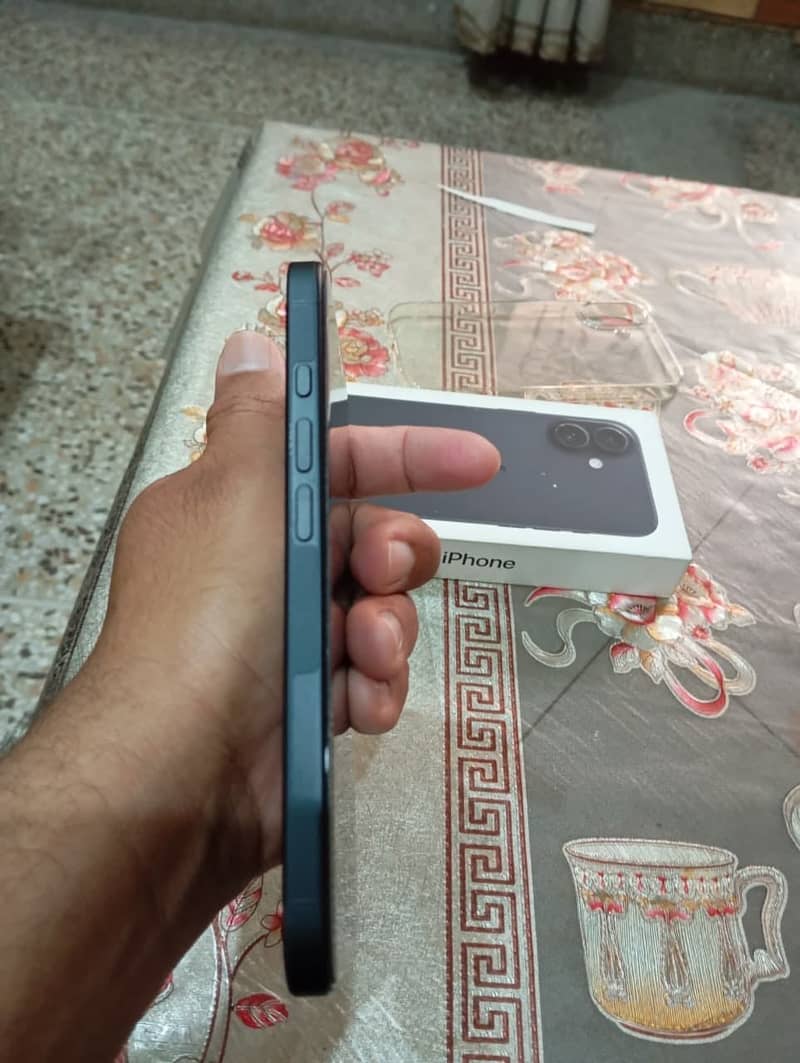 iPhone 16 7