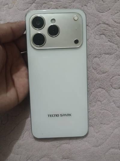 Tecno spark 40  6/128