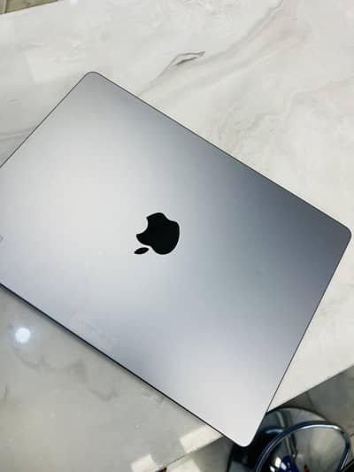 Apple MacBook Pro M1 Pro – 16GB RAM / 512GB SSD
