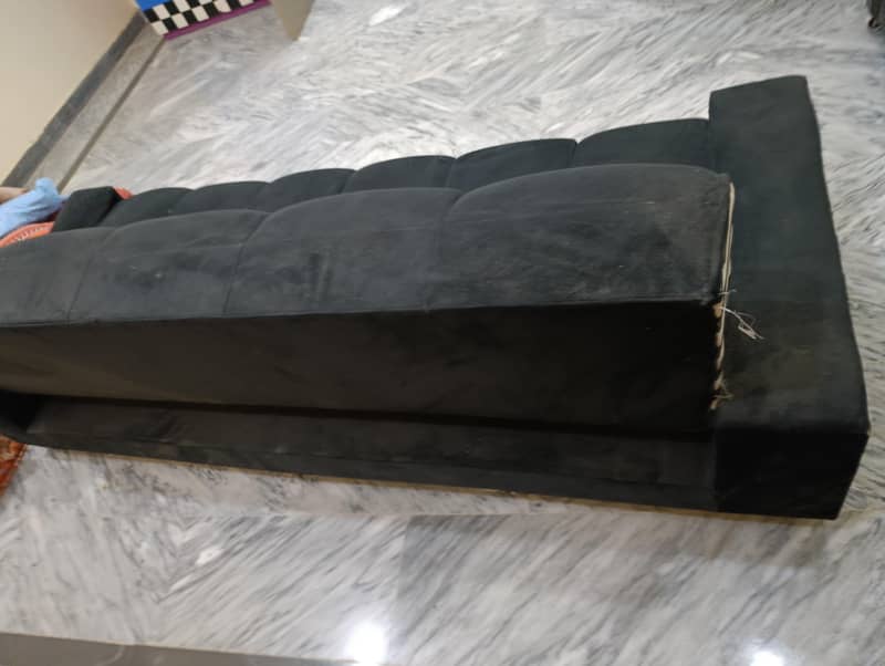Sofa come bed 1