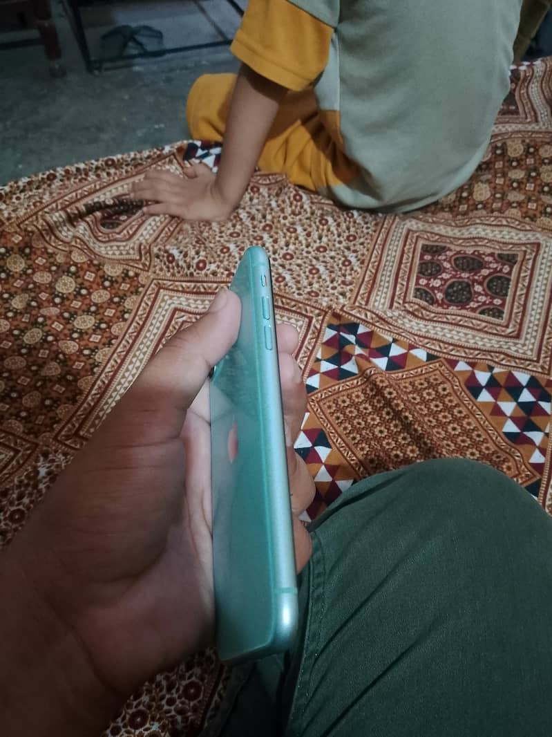 iphone 11 4