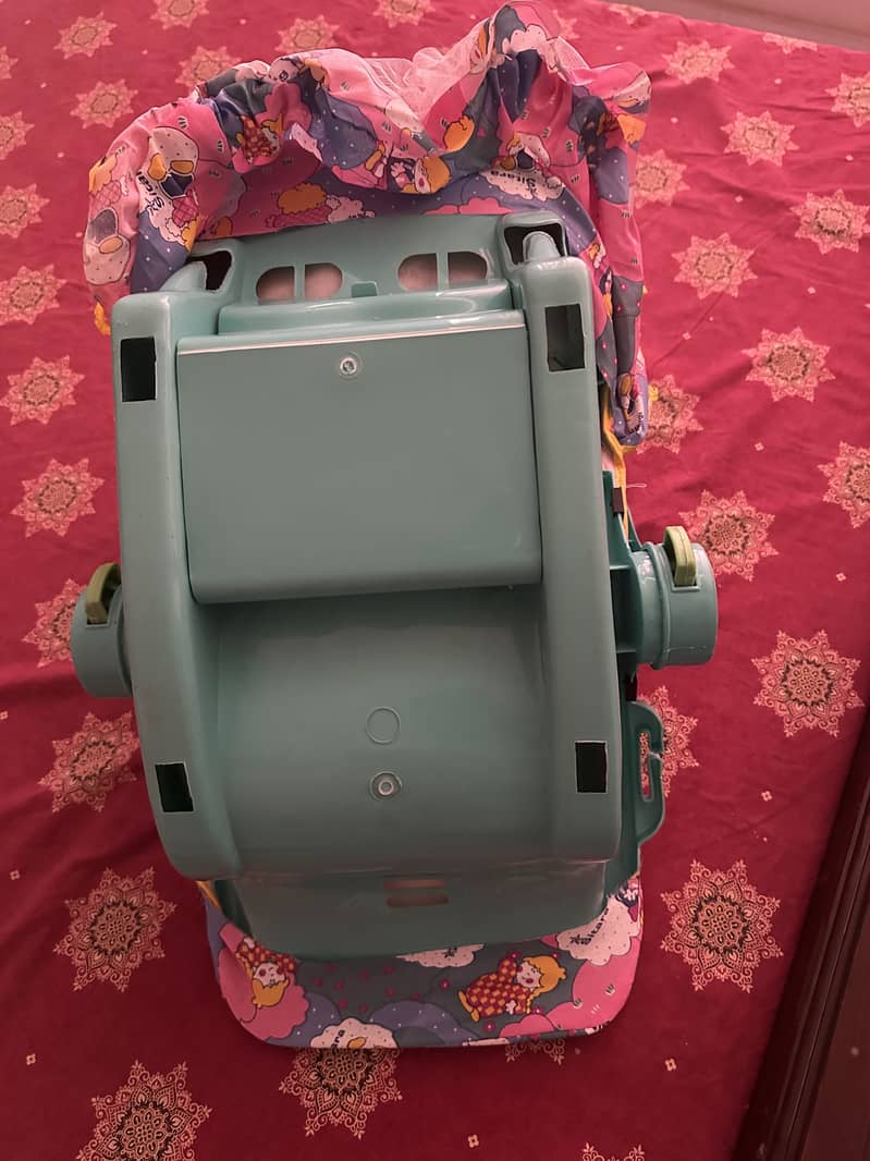 Carry Cot 2