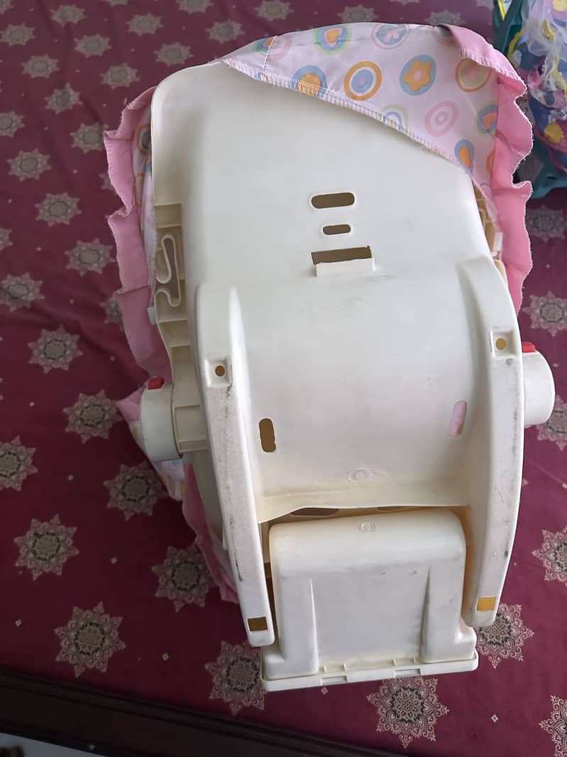 Carry Cot 6