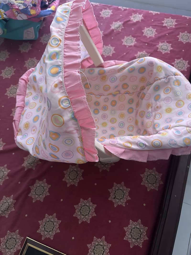 Carry Cot 7