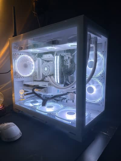 Ultra High-End White Gaming PC - RTX 5060 Ti - i5 14600KF - DDR5