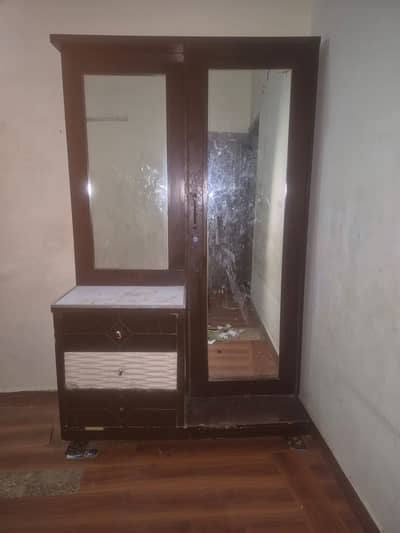 Wooden dresser in good condition