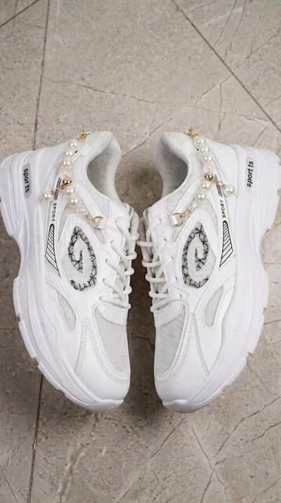 FINE Cast sport ans fashion  shoe Brand new  2days use only