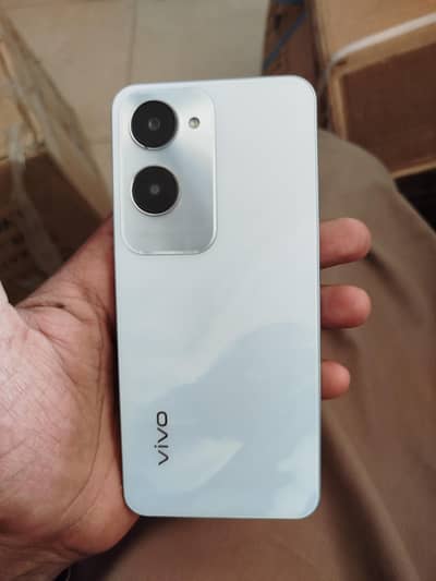 Vivo y18 in 10/10 condition for sale no open no repair with box,chargr