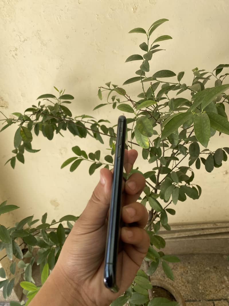 iPhone 11 pro max 3