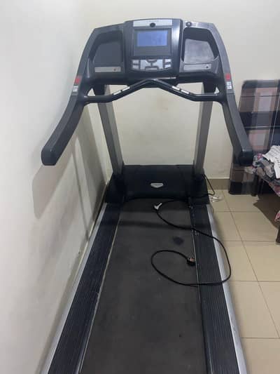 one hand use treadmill