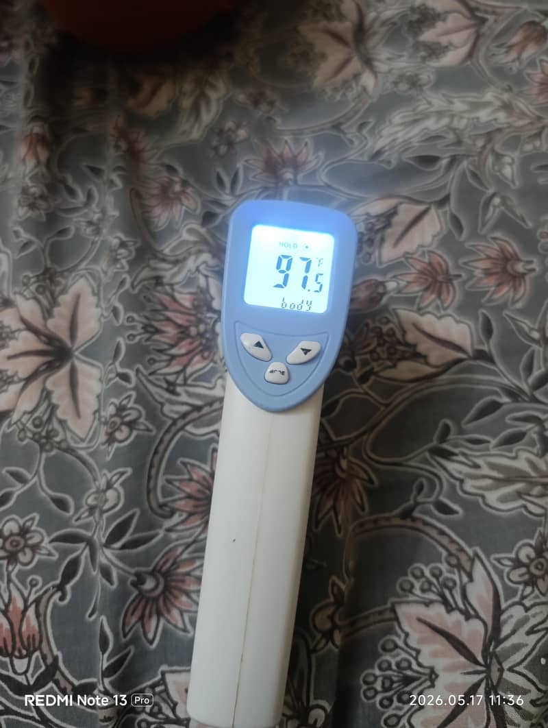 Digital Thermometer 0