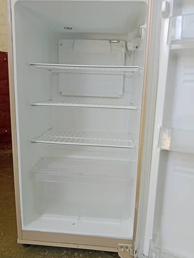 PEL REFRIGERATOR