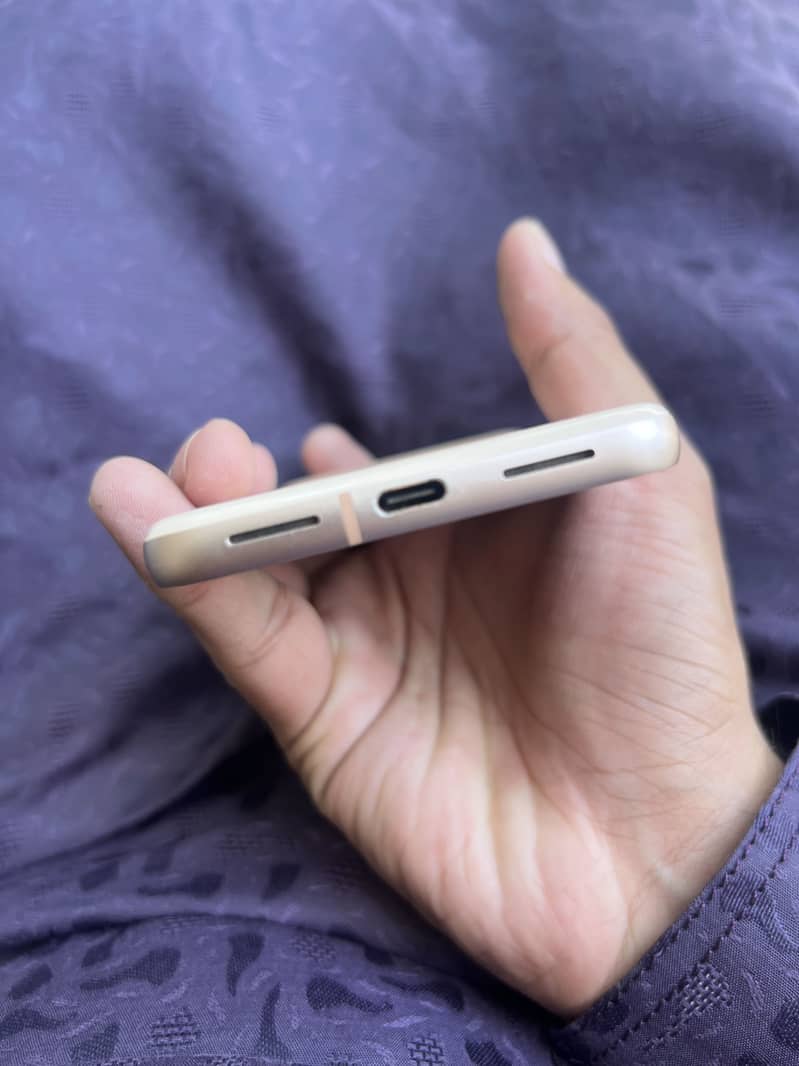 Google Pixel 8 3