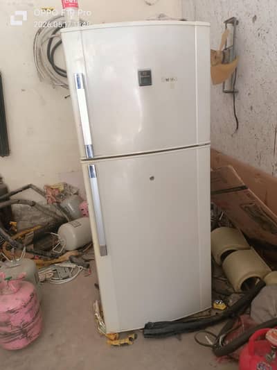14 cubic feet fridge