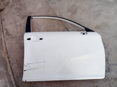 Toyota Corolla axio right side door