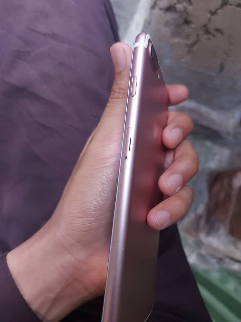 Apple iPhone 7 Plus Sim Working 0