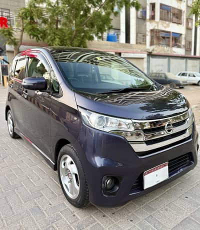 Nissan Days Highway star. Model 13 Reg 17. Like a new car.