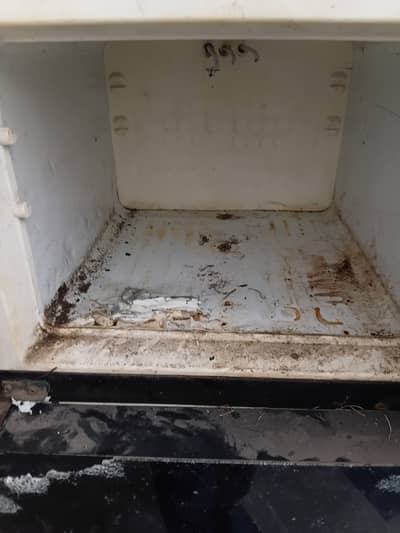 Eletorux fridge for sell kharab ha