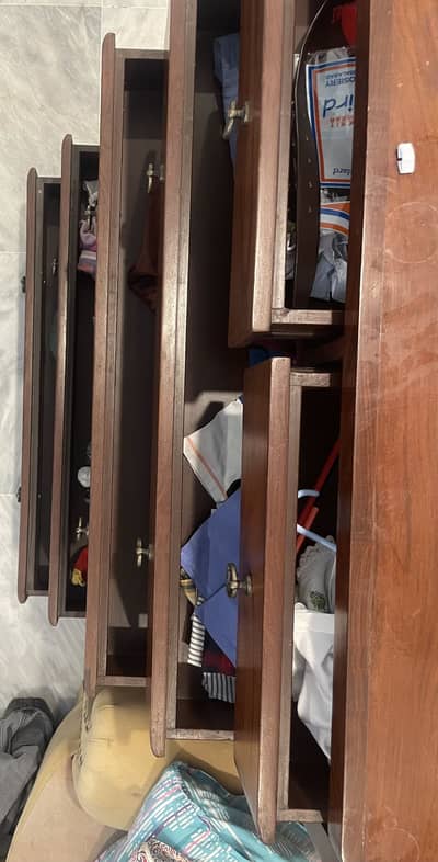 Dressing table