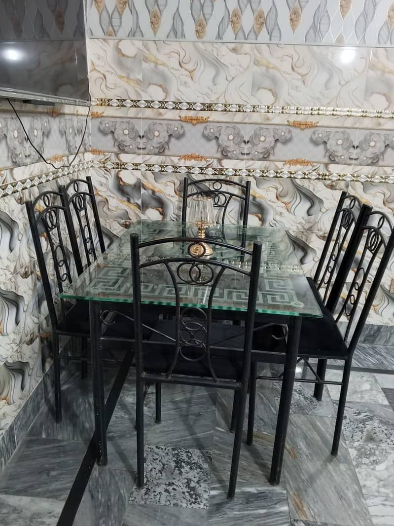 6-seater dining table 3