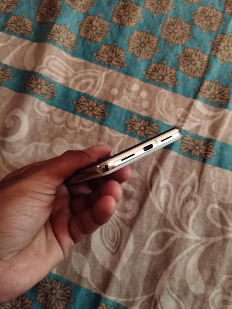 PIXEL 8 PRO 3