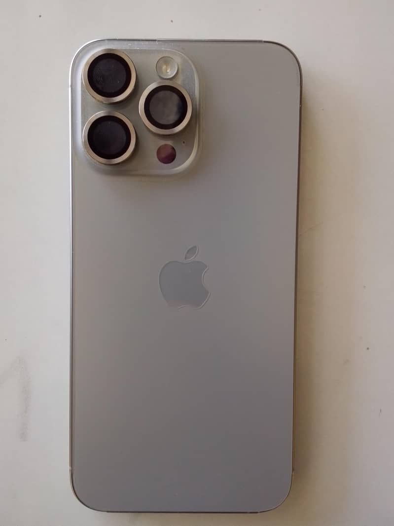 iPhone 15 pro max 0
