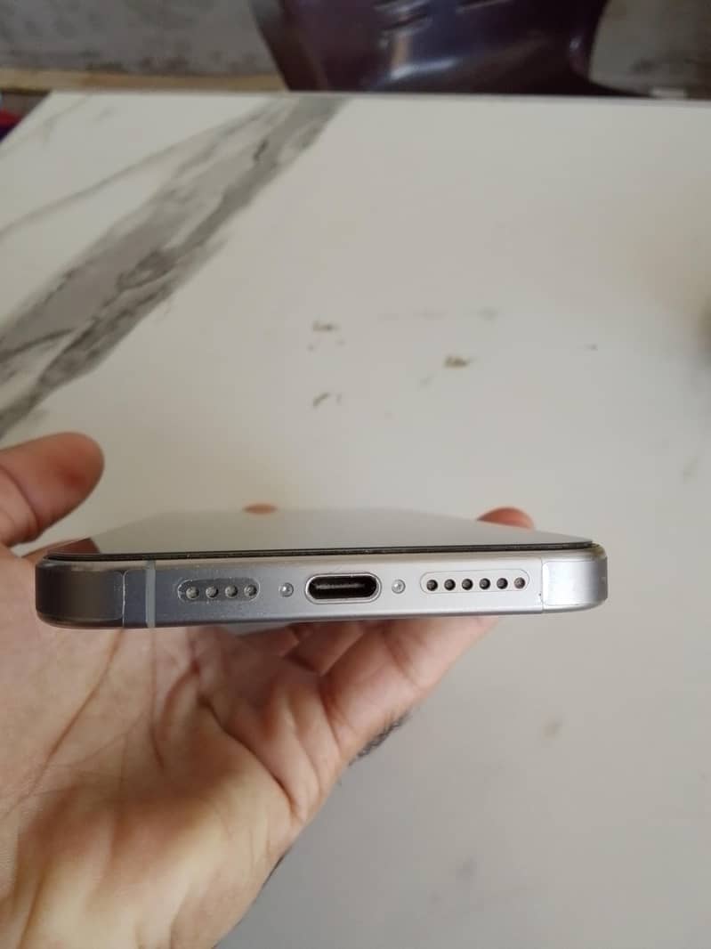 iPhone 15 pro max 2