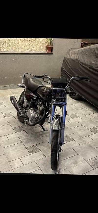 Honda 125 look like new no have any fault just buy and drive