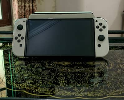 ​1. The Hybrid Design (Three Play Modes) tv mode handheld and tabletop