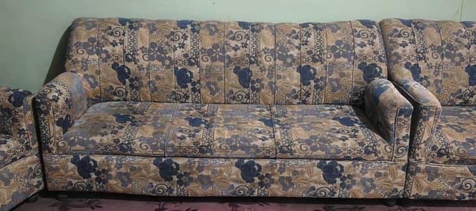 Beautiful sofa set in very reasonable price