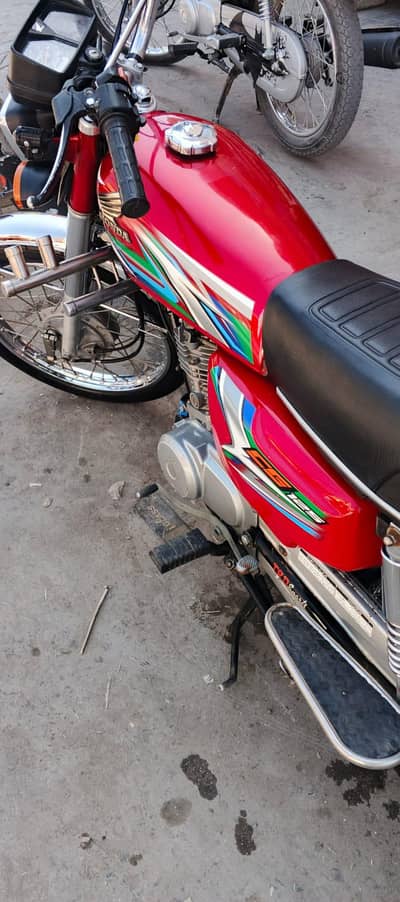Honda 125 saaf bike