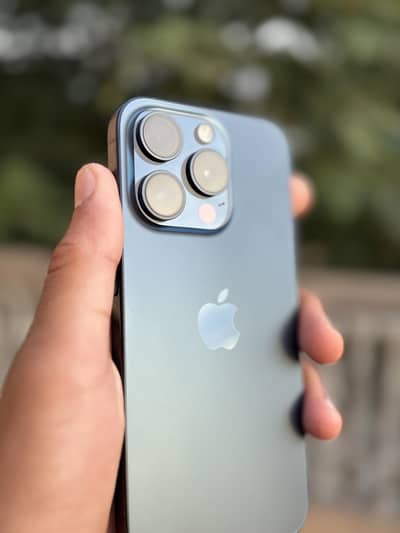 Iphone 15 pro 100 battery health 128 gb