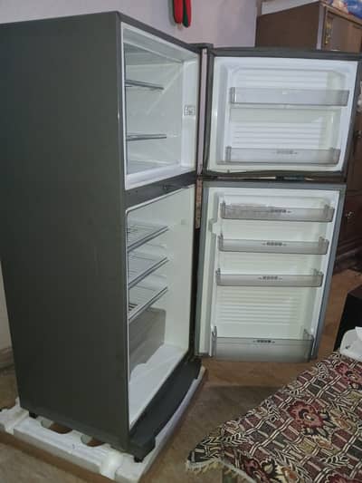 Medium Size Fridge for just Rs, 32,000/-