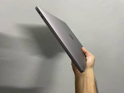 Macbook Pro 2017 128GB 2.3GHz Dual-Core Intel Corr i5