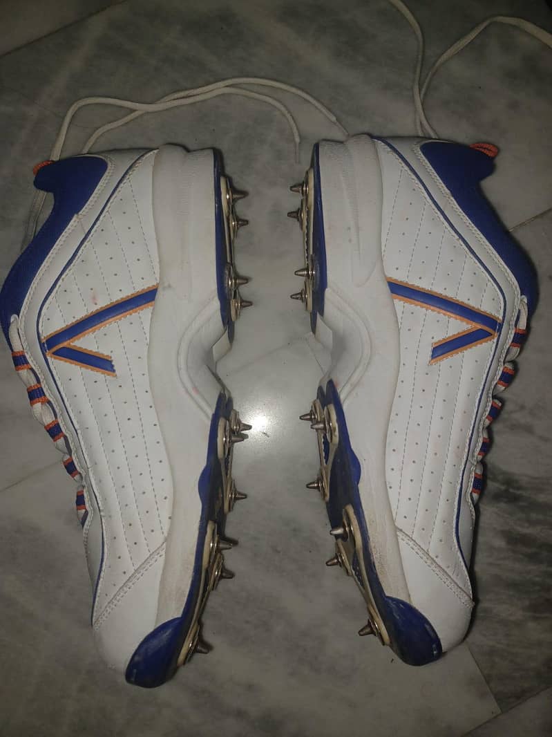 spikes 3