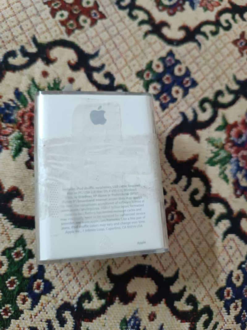 IPOD Shuffle Vertical 4