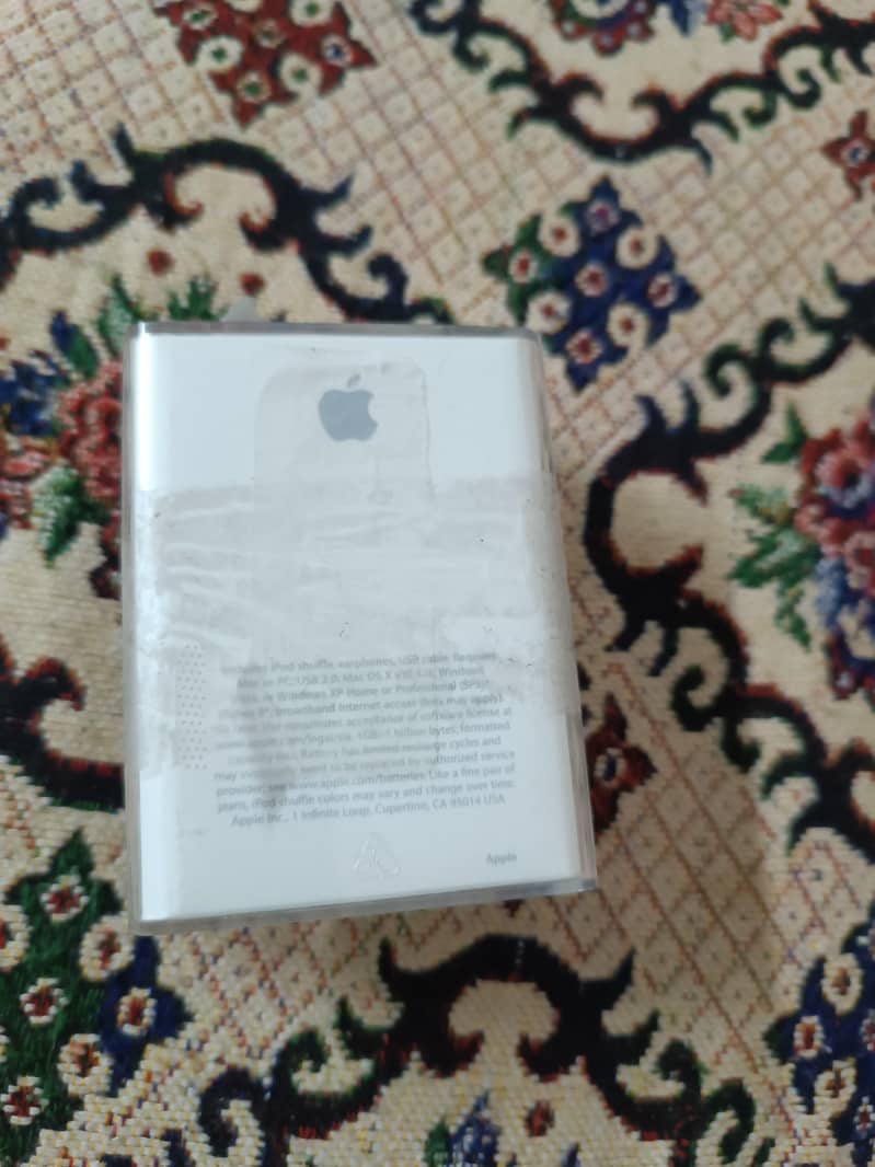 IPOD Shuffle Vertical 5