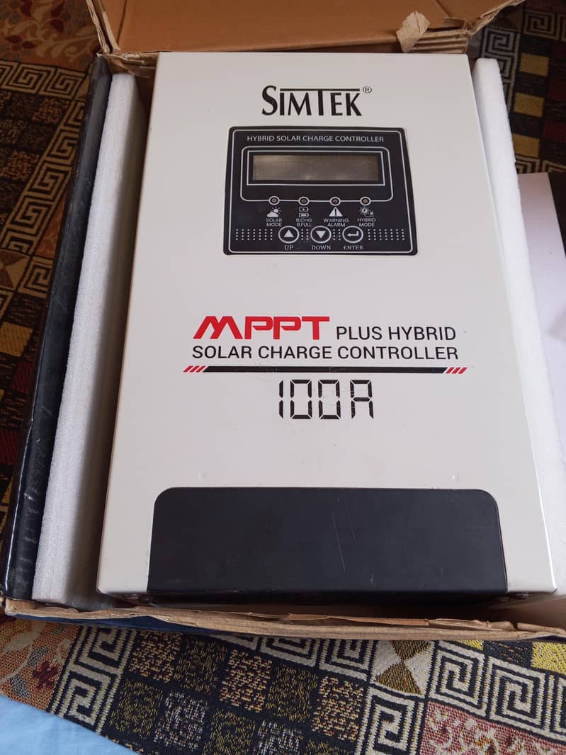 Simtek MPPT 100A 1